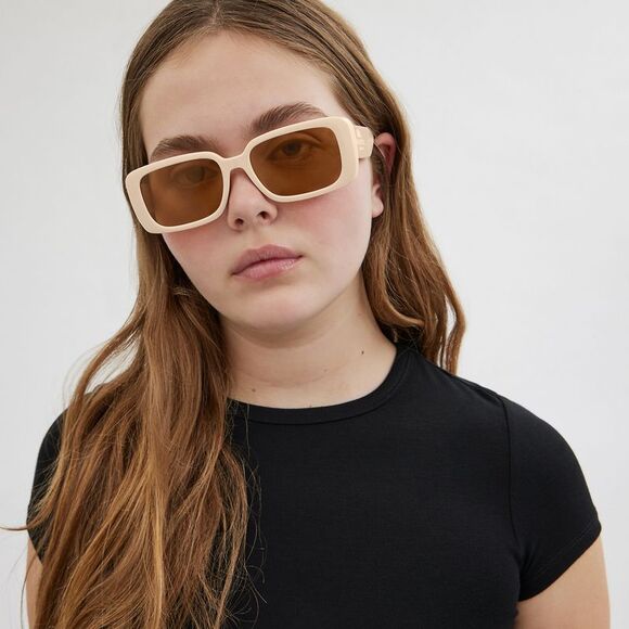 NWT Coach Outlet Narrow Rectangle Sunglasses - Picture 2 of 5